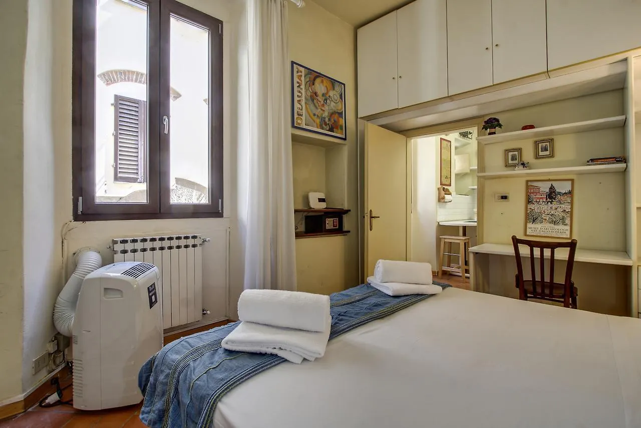 Piazza San Remigio Apartment Florence